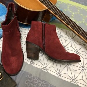 Very Raspberry Bootie 7-1/2